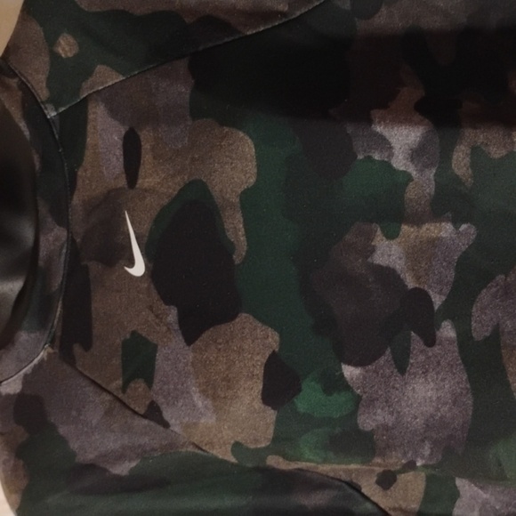 Nike Dri fit shorter ladies camo sweatshirt. Size large. Great for sports! - Picture 2 of 9